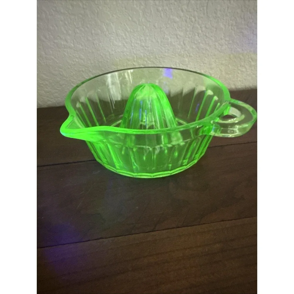 Vintage Uranium Glass Citrus Juicer Reamer Depression Glass Green Glows UV
